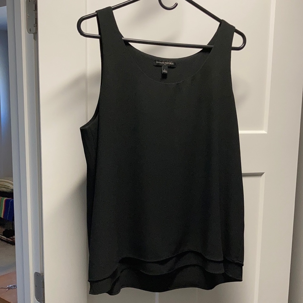 Sleeveless shell top